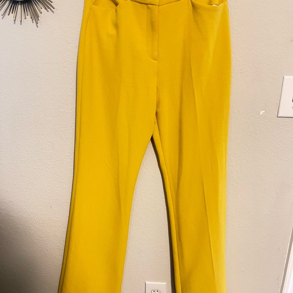 Zara Elegant Textured Flare pants in yellow. - Picture 3 of 9